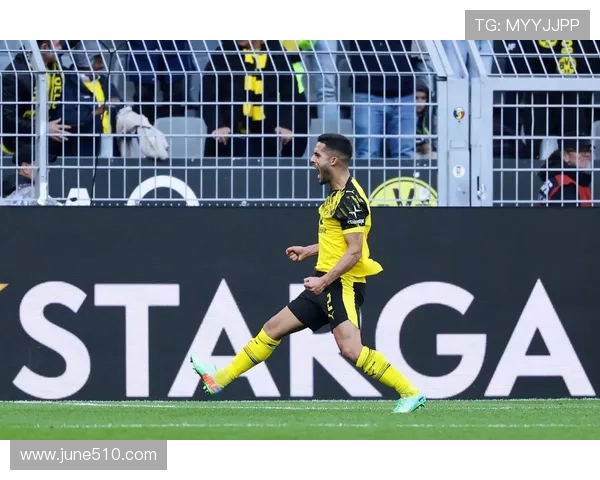 德甲多特蒙德足球队服设计及球迷评价